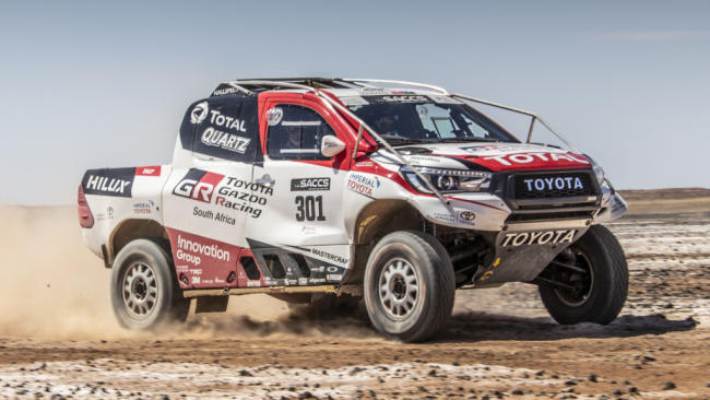 Fernando Alonso se sube al Toyota Hilux ganador del Dakar