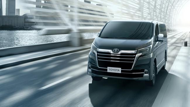 Fotos del Toyota Granvia 1 Toyota Granvia: el nuevo monovolumen de lujo de la marca japonesa