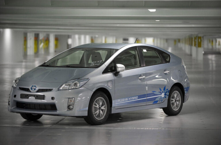 prius enchufable 02