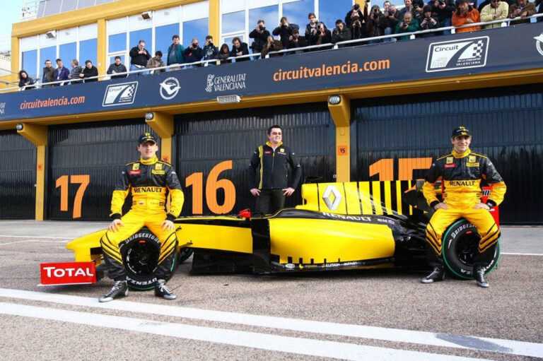 Renault presenta el R30 y confirma a Petrov