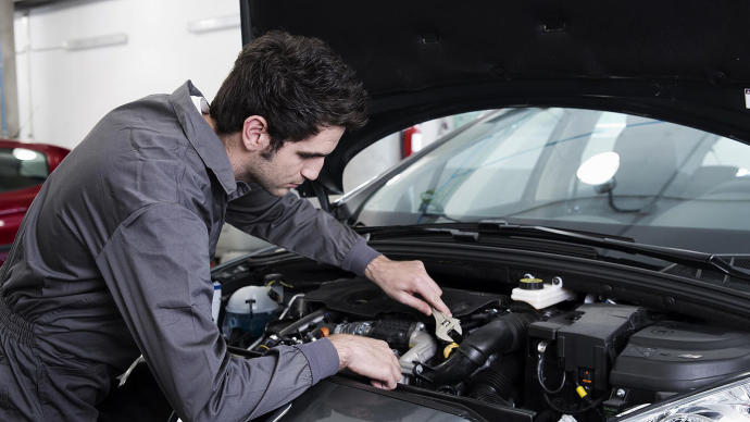 que revisar coche antes viajar