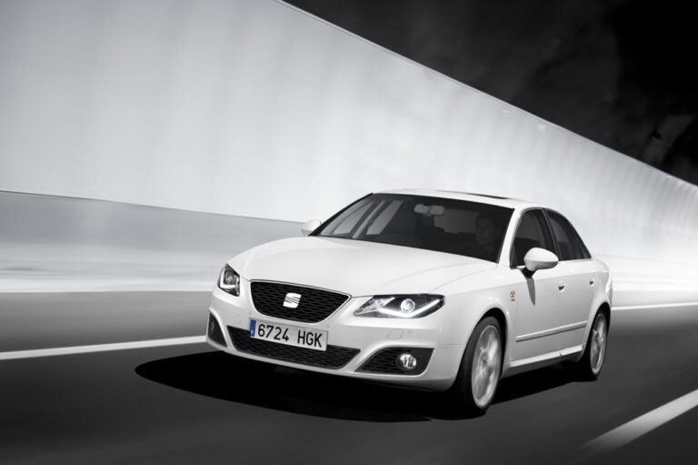 seat exeo blanco 3 4 frontal mov7 tunel
