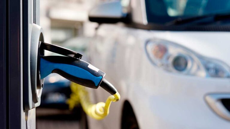 shutterstock1020316045 scaled 1