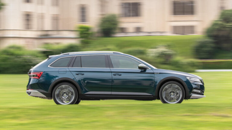 skoda superb scout 5g