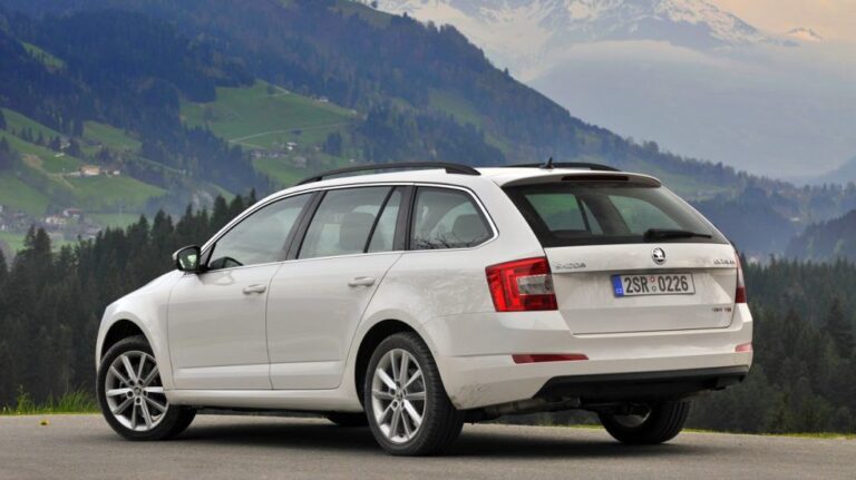 skodaoctaviacombiciclistas