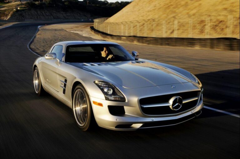 El Mercedes SLS AMG bate sus alas en Laguna Seca