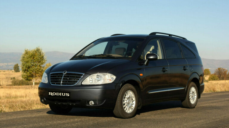 ssangyong rodius 1 scaled e1693998819715