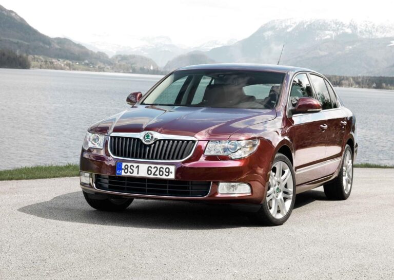Skoda Superb, Honda Accord o Toyota Verso