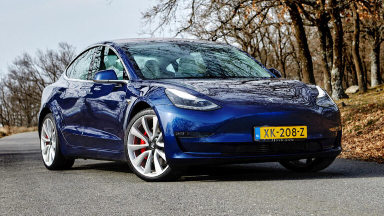 tesla model 4g 1
