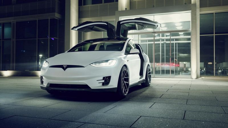 El Tesla Model Y te parece poco llamativo? Novitec le pone remedio con  nuevos accesorios