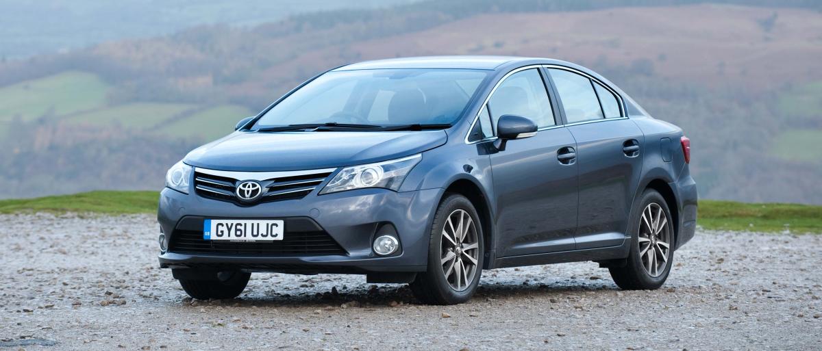 toyota avensis 2012