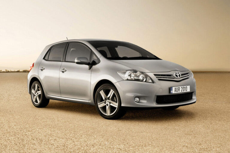 Toyota Auris 2010, también con versión híbrida