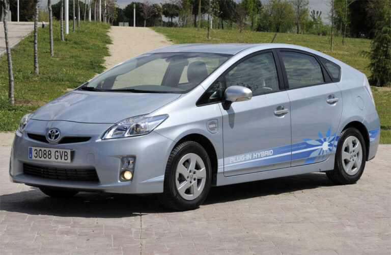 toyota prius enchufable