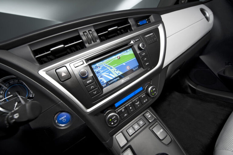 toyotaauris interior 1 scaled 1