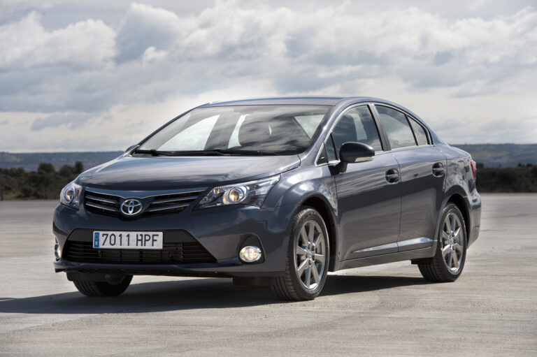 toyotaavensis2013 1