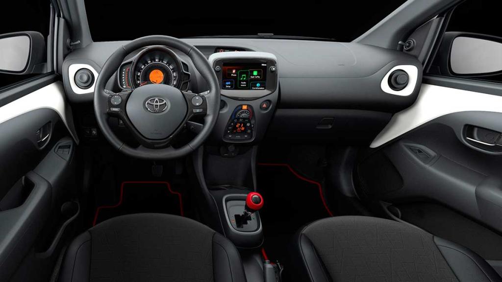 Interior Toyota Aygo x-sport 2021