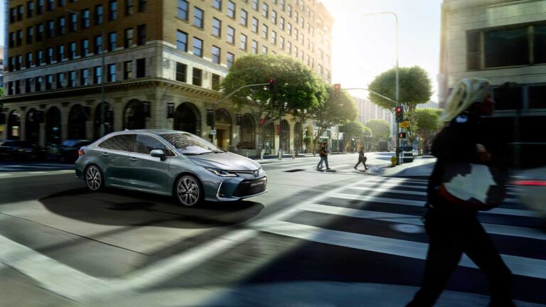 toyotacorollasedan2021 advance1