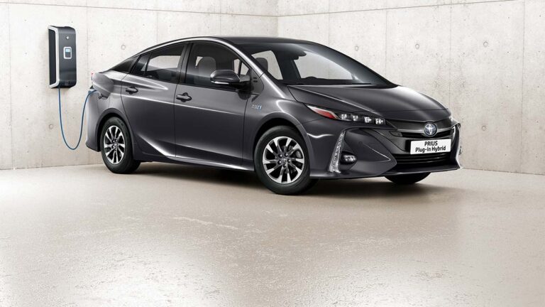 toyotapriusplug in61