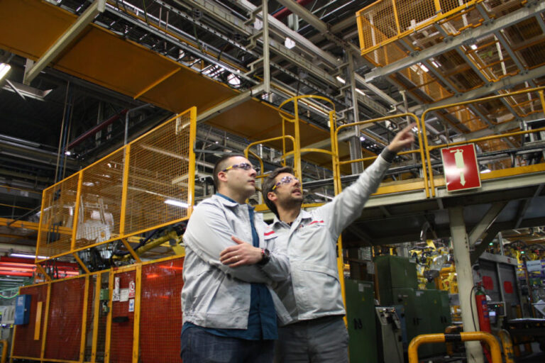 visita fabrica nissan adrian nunez 5g 1