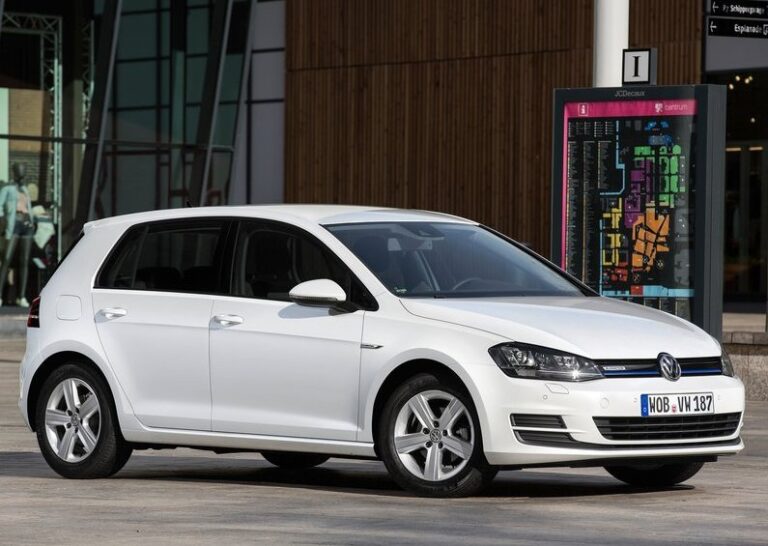volkswagen golftsibluemotion2015800x600wallpaper04