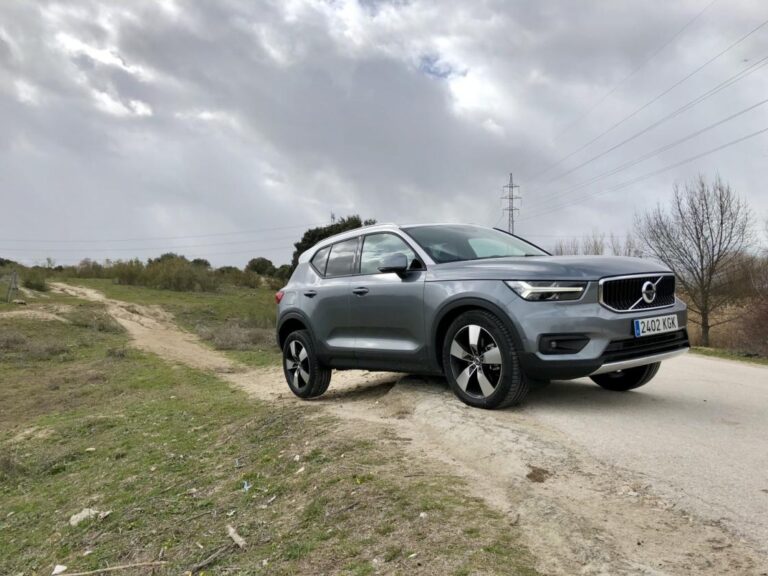 volvo xc40 momentum 40g 1