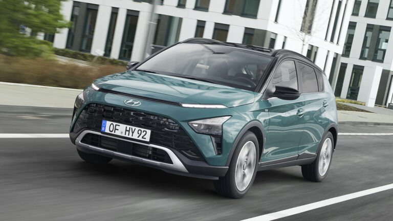 Hyundai Bayon driving 15