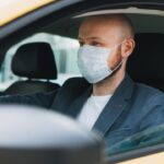 ¿Podemos quitarnos la mascarilla en el coche ahora que no es obligatoria en la calle?