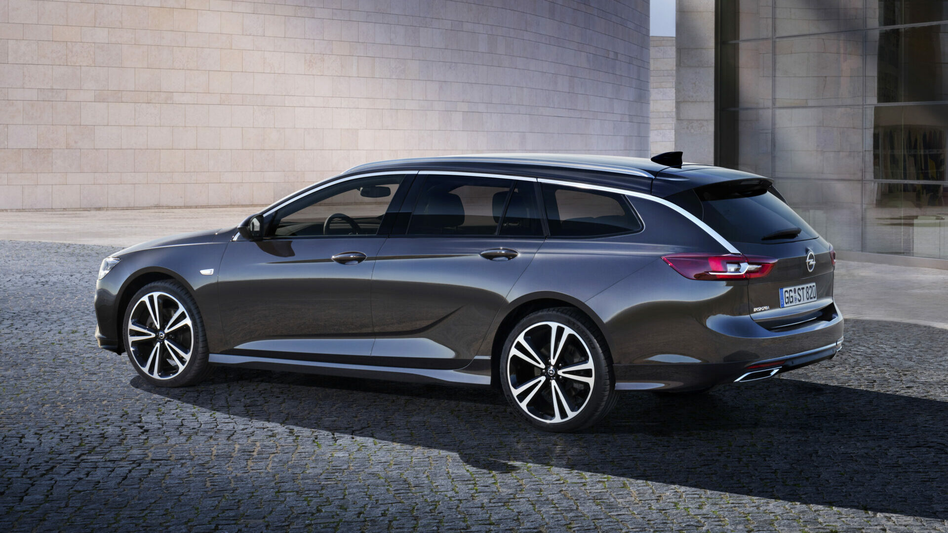 Opel Insignia Sports Tourer trasera