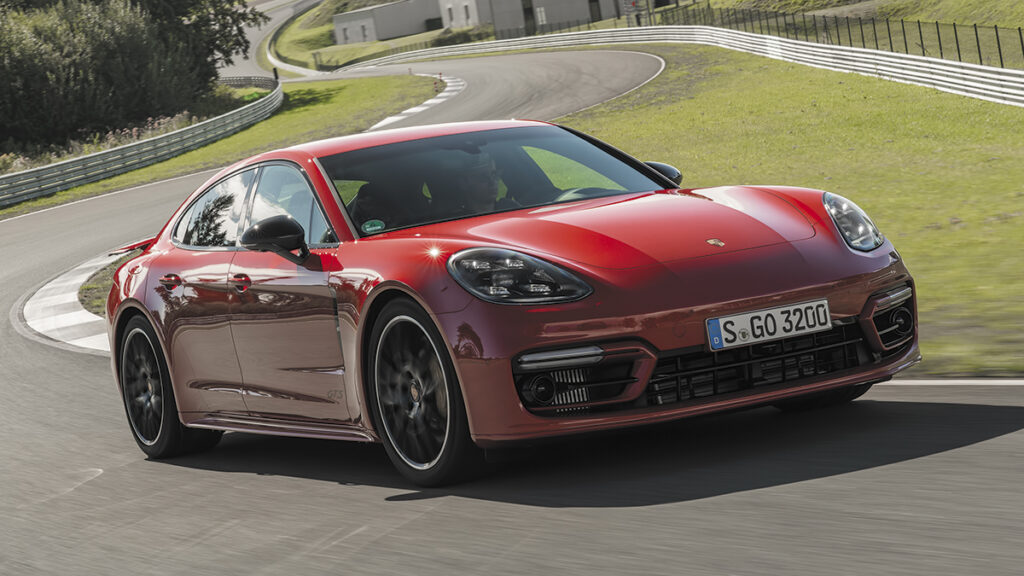 Porsche Panamera GTS interior