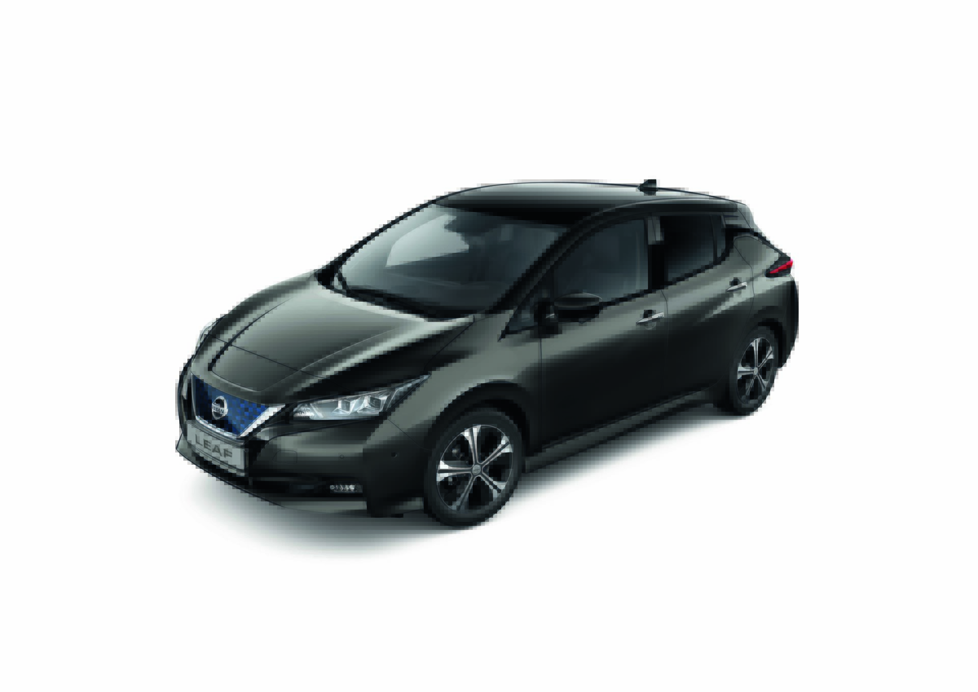 Uber firma un acuerdo de sostenibilidad con Nissan para electrificar el sector del taxi y VTC en España