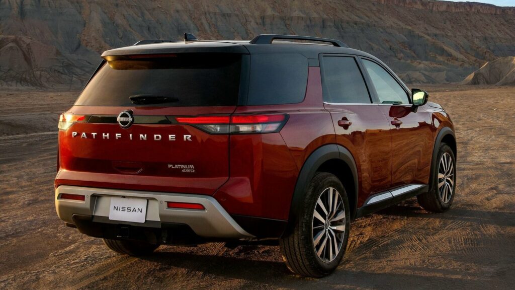 Nissan Pahtfinder 2022 trasera