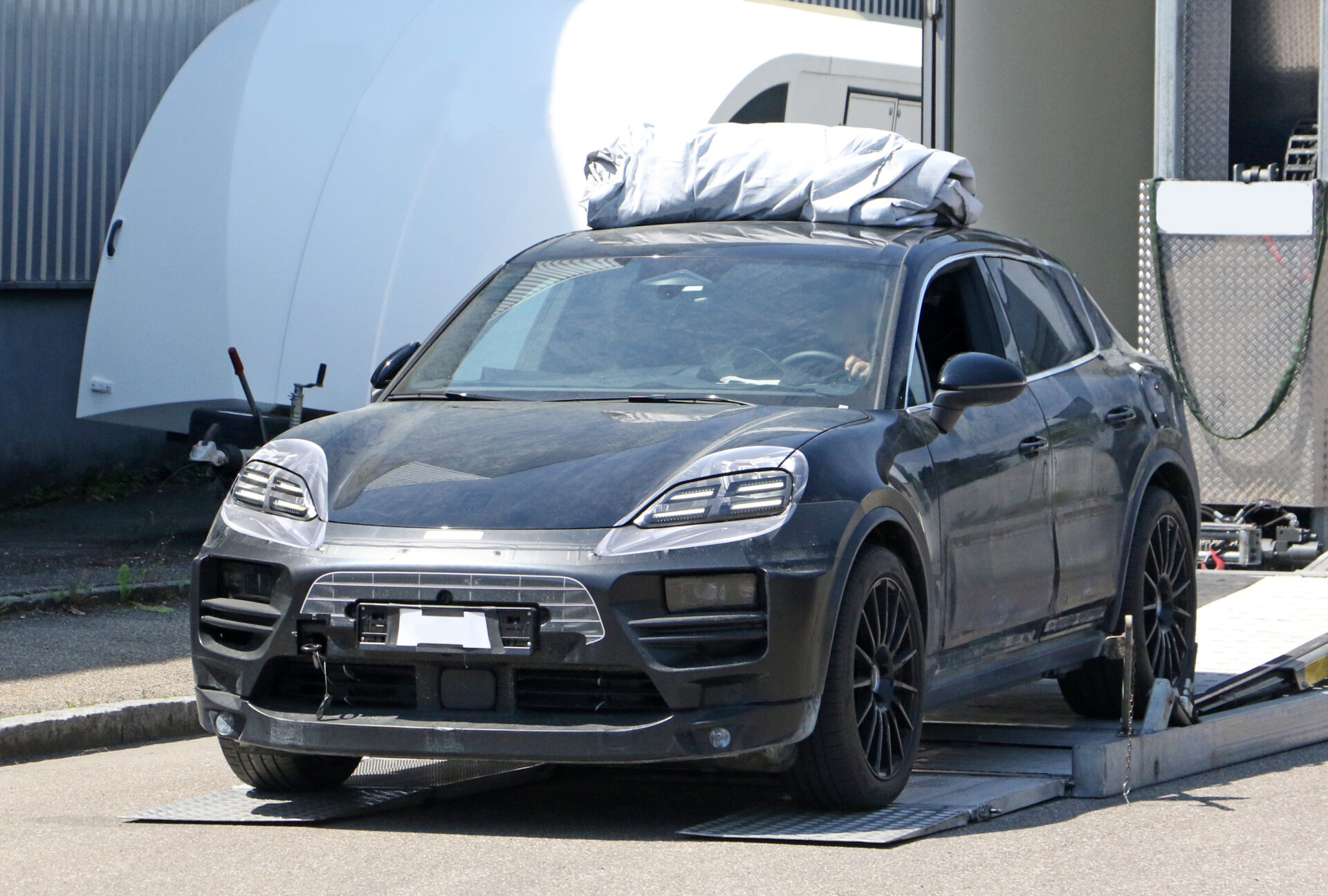 Porsche Macan eléctrico frontal