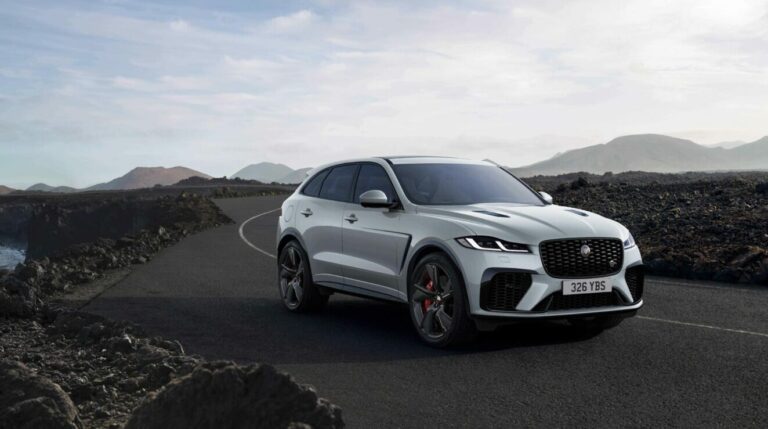 Jag F PACE SVR 22MY Exterior Front 3 4 006 GLHD 110821 e1628754469671