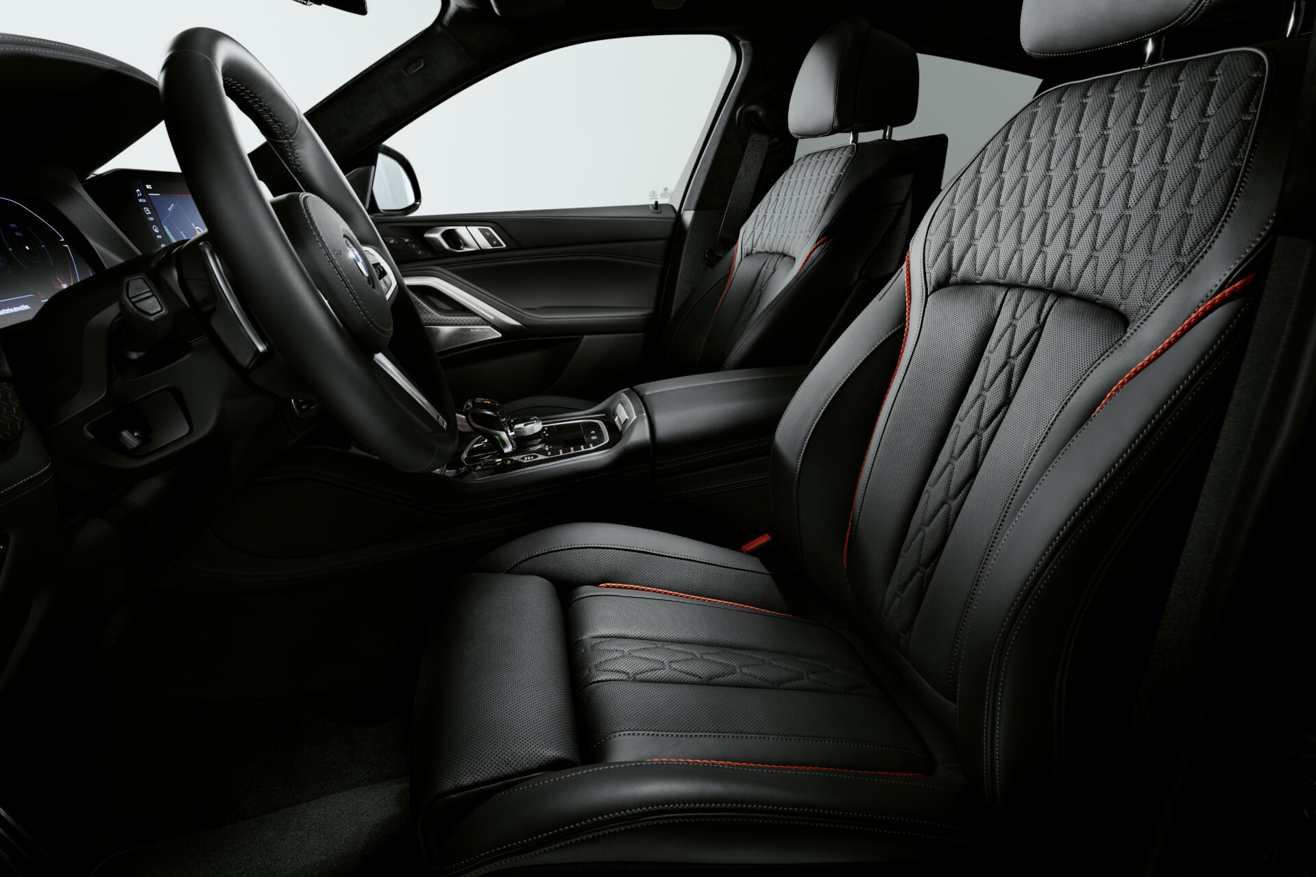 BMW anuncia los precios para España de la nueva serie especial Black Vermilion del BMW X5 y X6