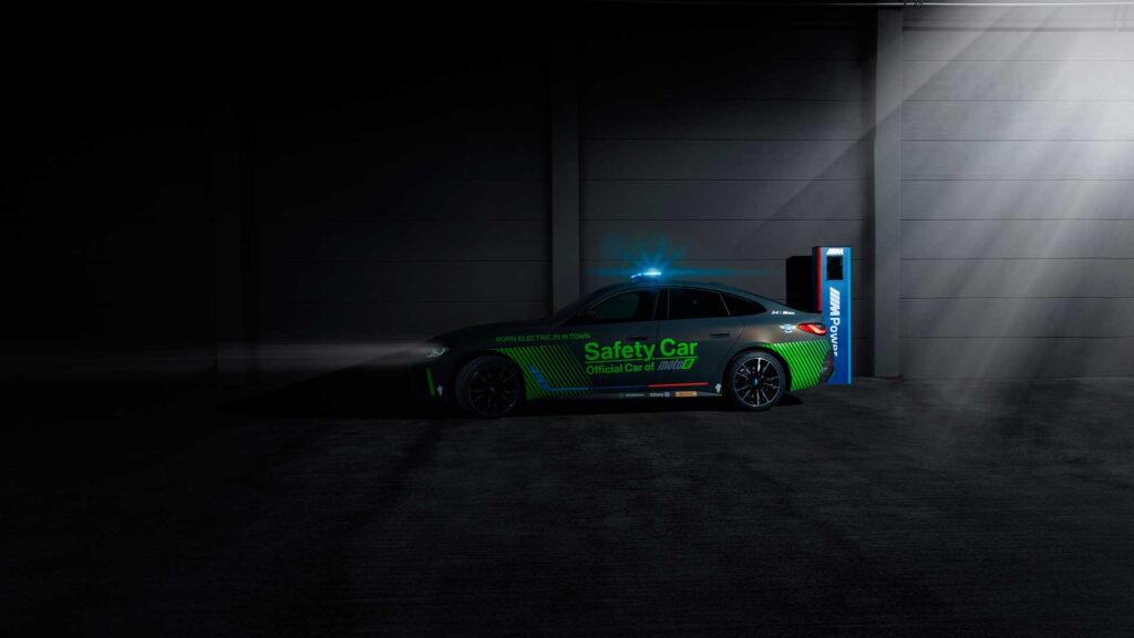 bmw-i4-m50-safety-car