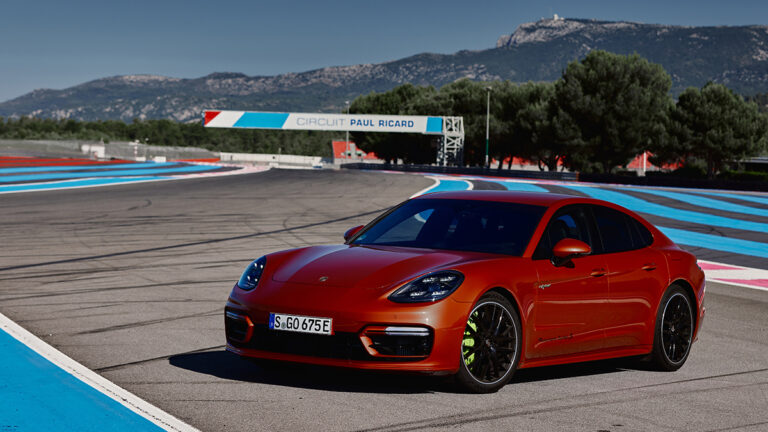 Porsche Panamera 16