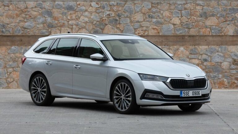Skoda Octavia Combi 2020 1600 02 e1658148767567