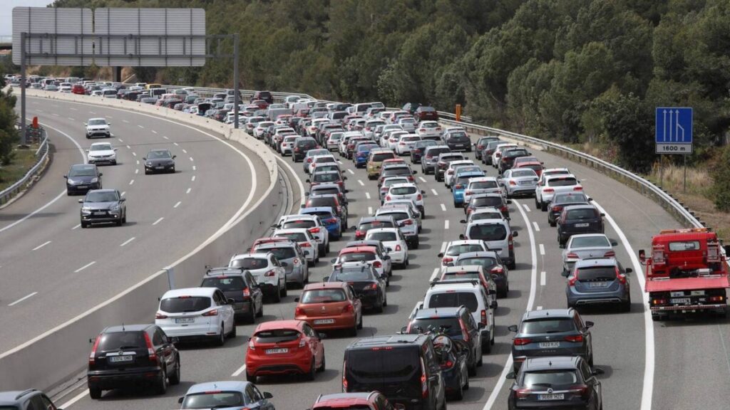 ¿Dónde puedo conseguir la gasolina más barata en la operación salida?