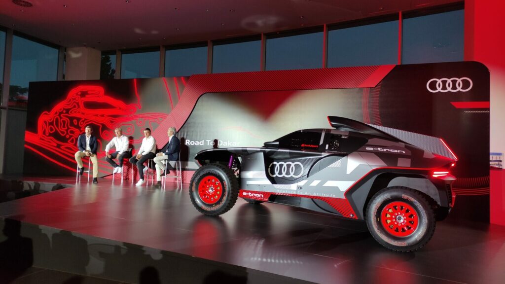 Audi RS Q e-tron, Carlos Sainz y Lucas Cruz
