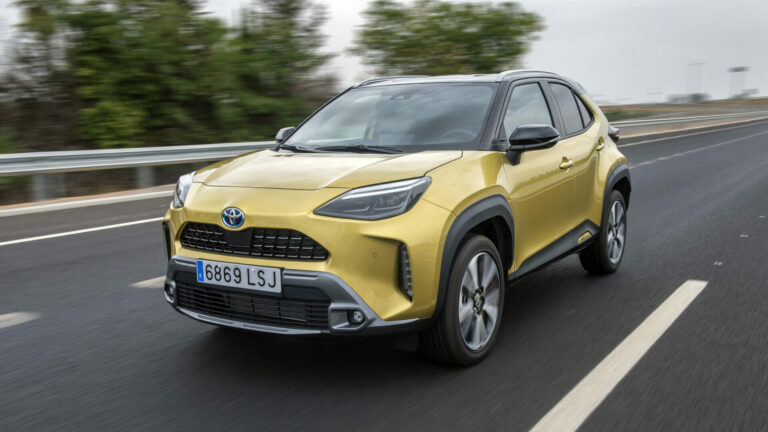 Toyota Yaris Cross Electric Hybrid Presentacion Sevilla Cadiz 4 e1632139263449