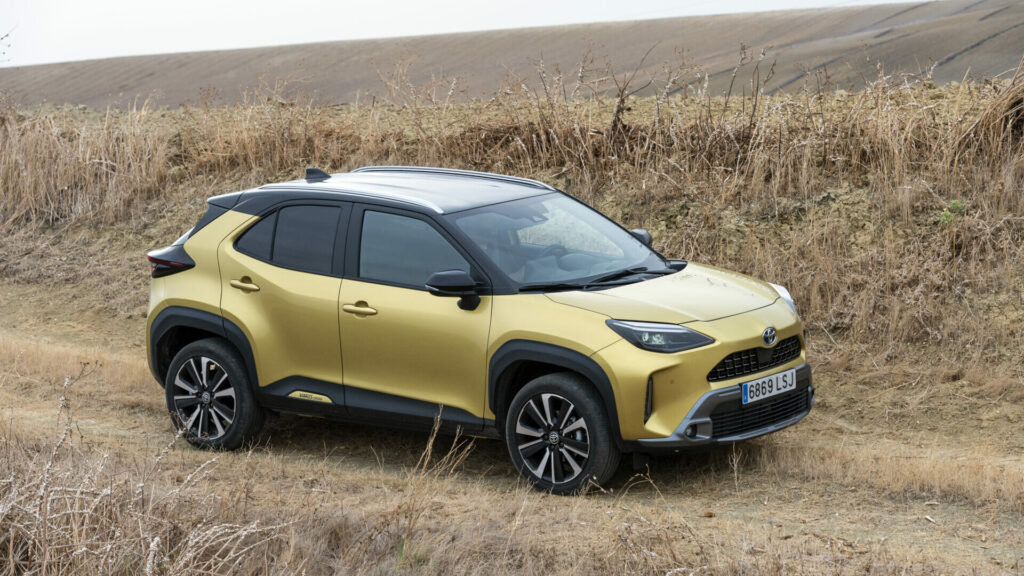 Toyota Yaris Cross lateral