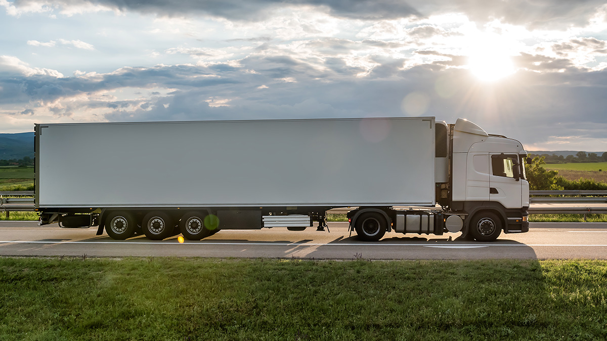 Europa resuelve dudas de los conductores y de las empresas de Transporte en la aplicación del Paquete de Movilidad (parte IV) 1 camion horas tacografo