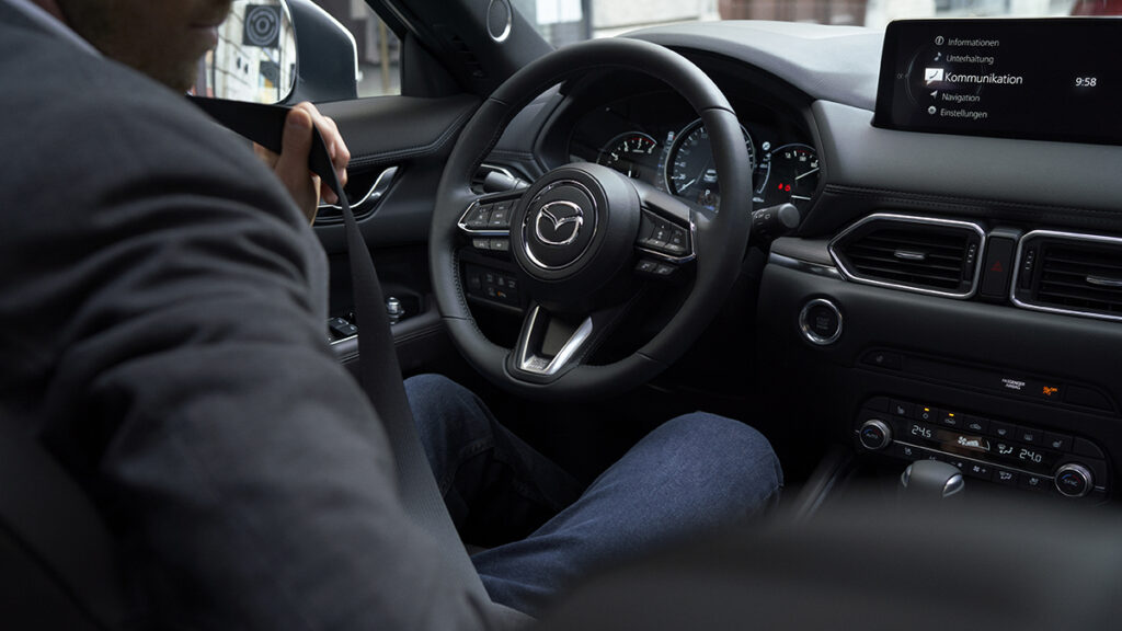 Mazda CX-5 2022 interior