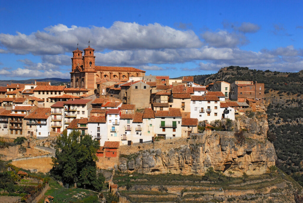 España en cabrio (III): Teruel, la otra ruta del silencio, Villarluengo