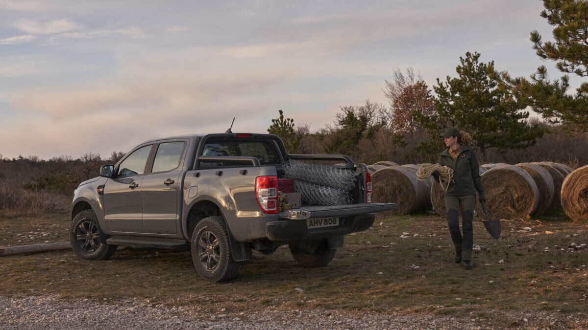 Ford Ranger Wolftrak trasera