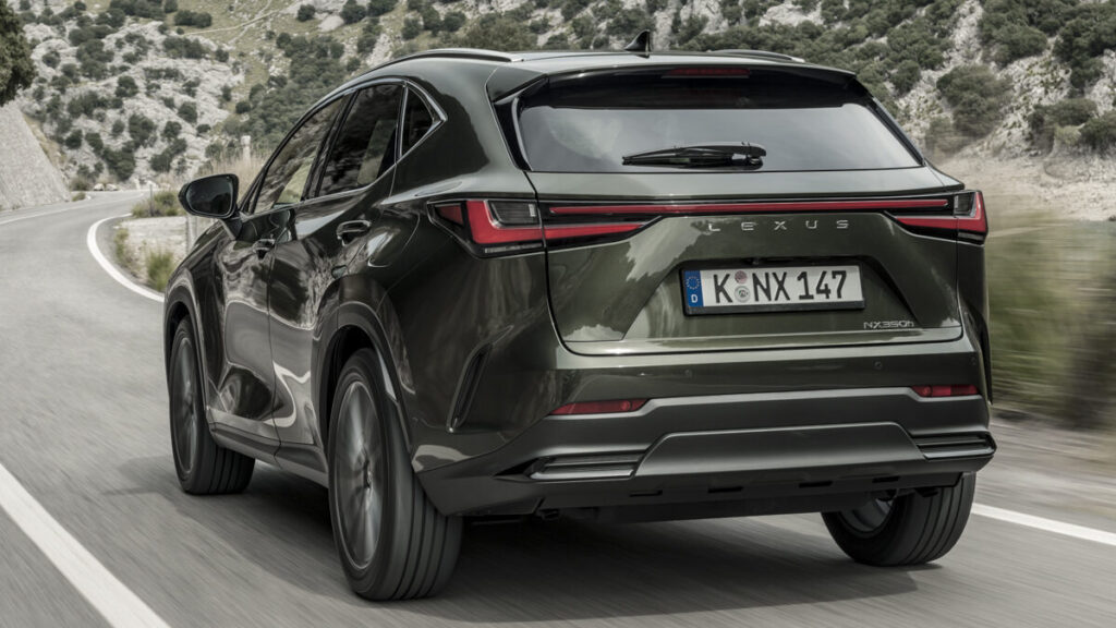 Lexus NX trasera