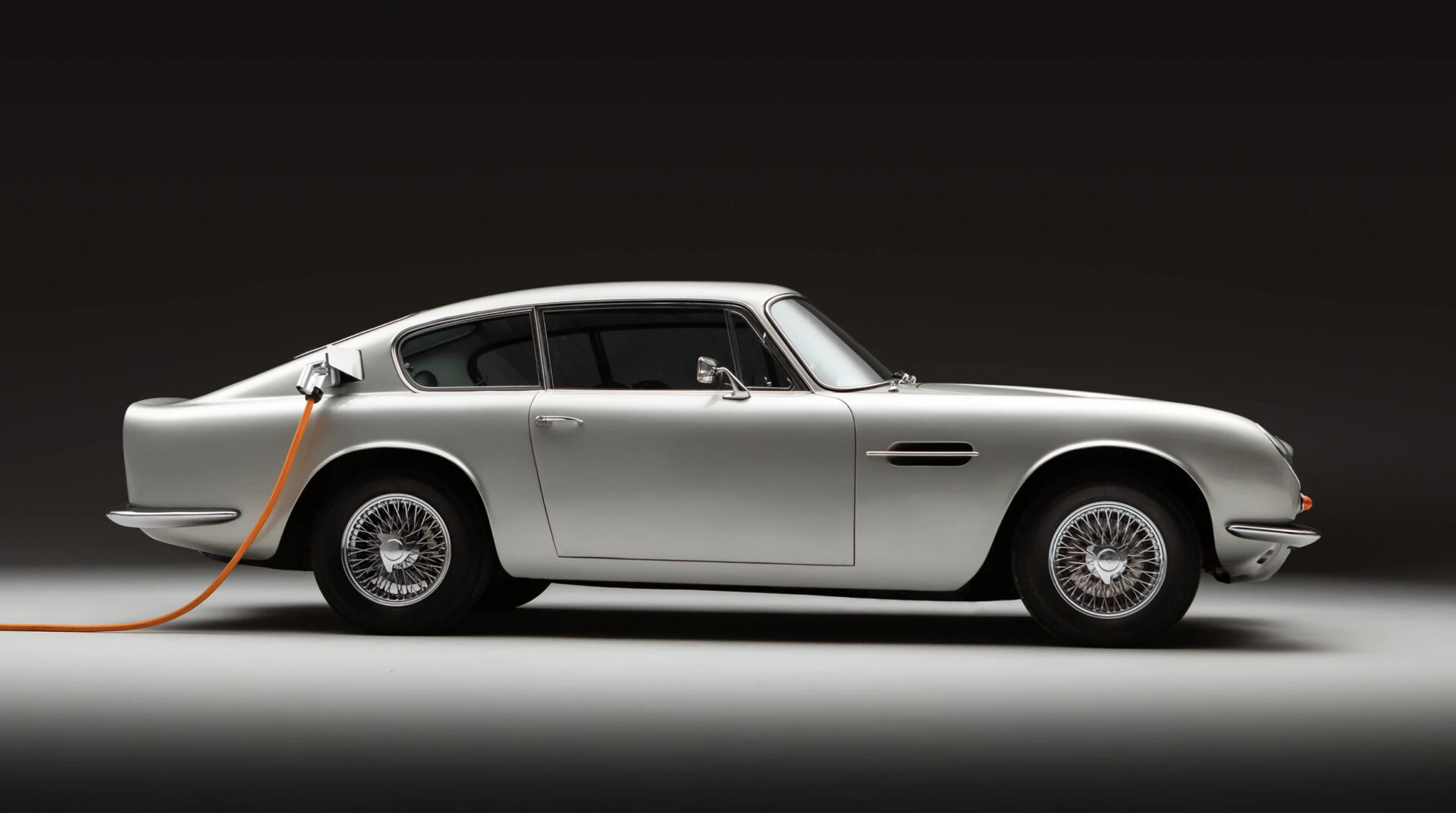 Lunaz presenta un restomod eléctrico del mítico Aston Martin DB6