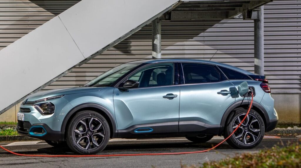 Citröen C4 eléctrico recarga