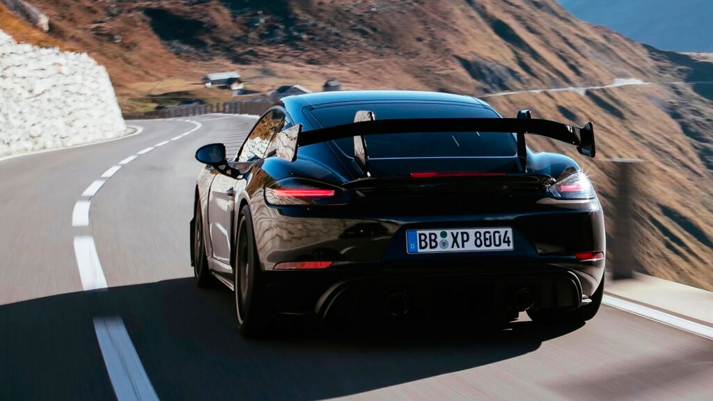 porsche-718-cayman-gt4-rs