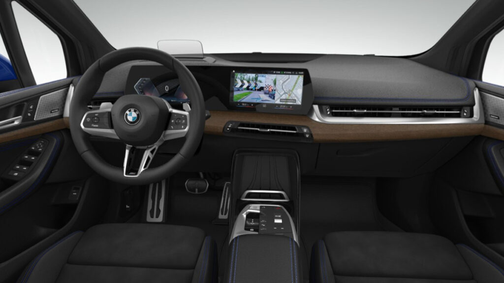 BMW 223i Active Tourer interior